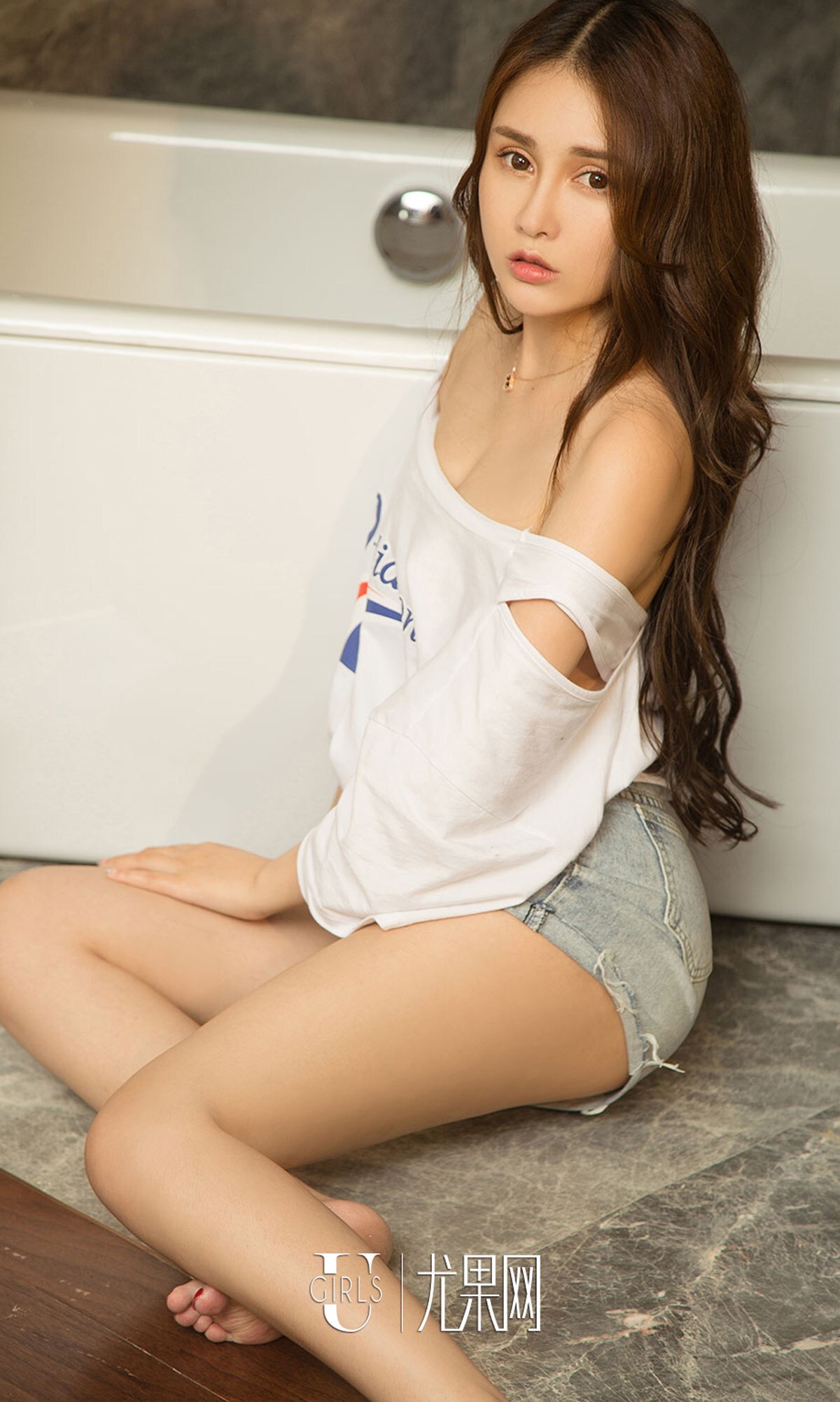 [爱尤物]2018APP NO.1194 秦语一独家记忆